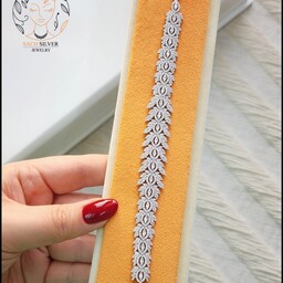 دستبند نقره زنانه نگین کاری شده طرح پرکار 925 عیار با روکش طلای سفید همراه فاکتور 