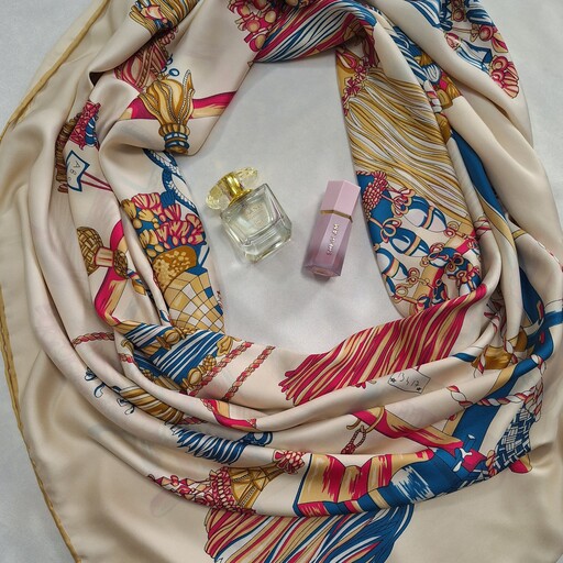 روسری ابریشم توییل،دور دست دوز شده،تک رنگ،ایستایی مناسب بدون سر خوردن،قواره 140