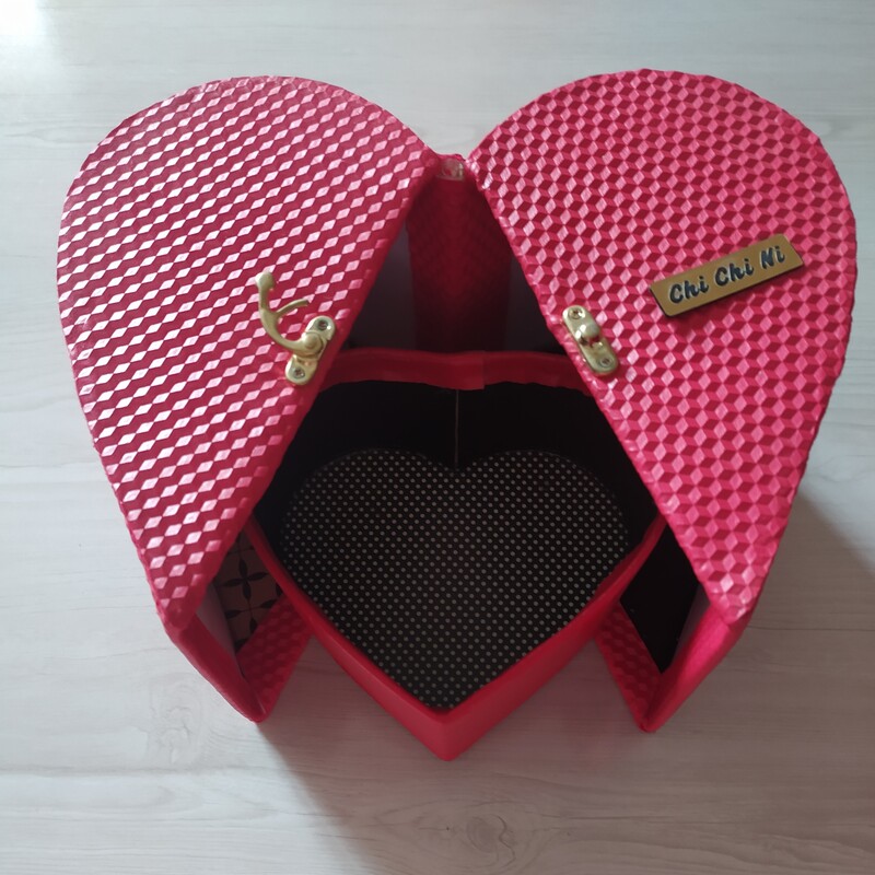 باکس سوپرایز صندوقچه ای قلبی و دایره ای چرم جعبه کادو هدیه گیفت 