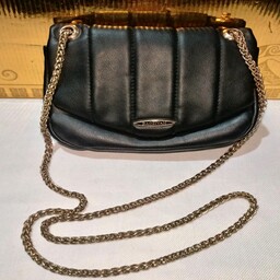 کیف چرمی دخترانه با بند بلند فلزی کارتیر طنابی با چرم درجه یک نرم و جادار و سایز متوسط و زیبا