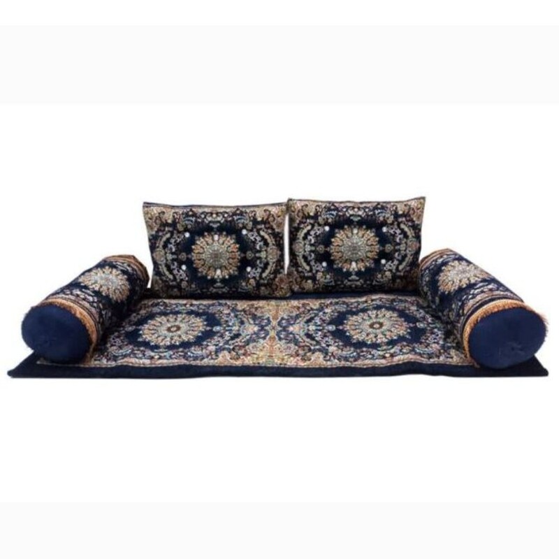   شاهنشین تخت سنتی 5 تکه یک  تشک دور اتاقی  دو عدد پشتی سنتی گرد و دو عدد پشتی سنتی مربعی 