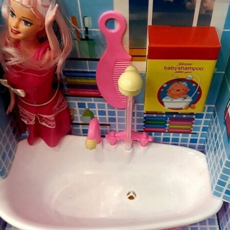 عروسک باربی با وان حمام و دوش آب مامزنینی