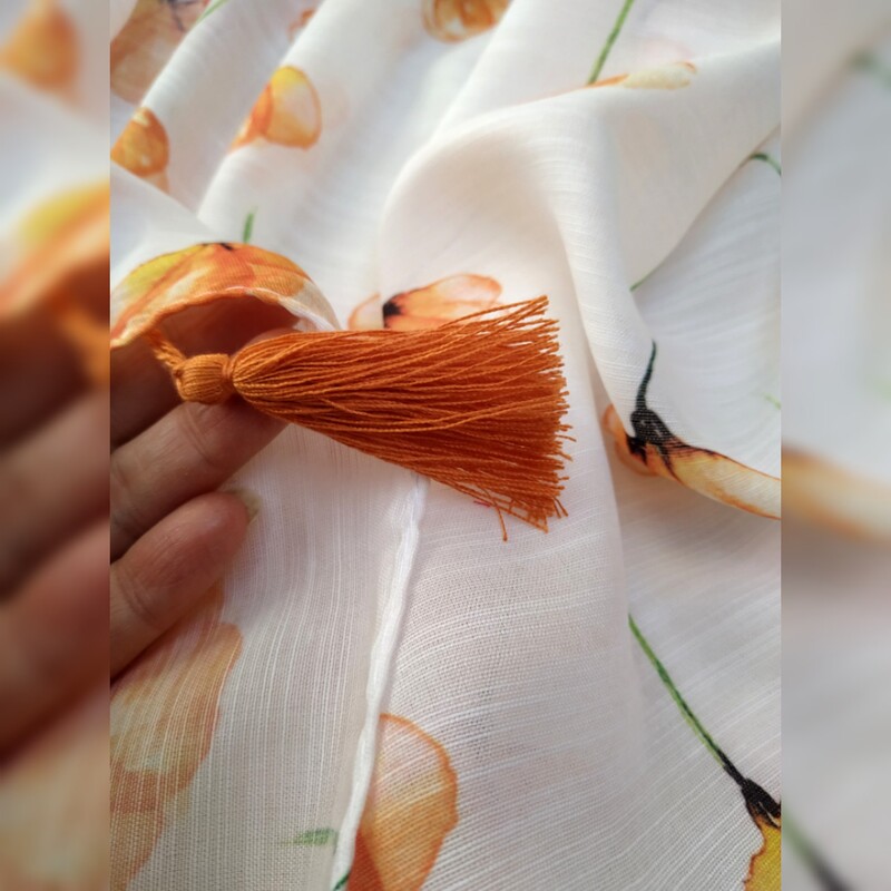 شال نخی بهاره طرح گل منگوله دار زمینه سفید گل نارنجی ارسال رایگان 