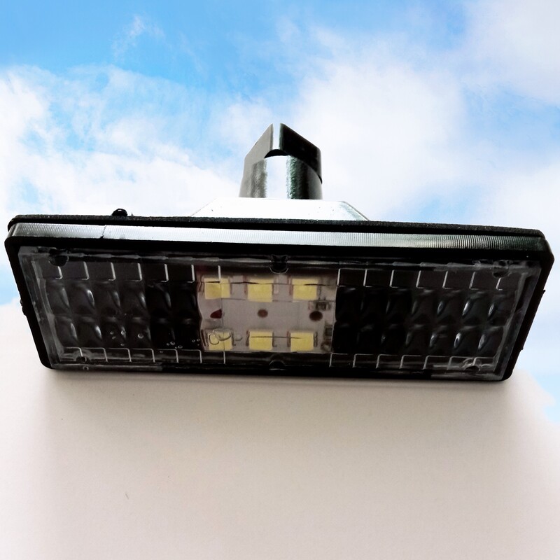 چراغ نمره پلاک  اس ام دی   قابل استفاده در سمند،سورن ،سورن پلاس،نصب سریع و آسان،رنگ سفید،پَک تک عددی. ویتکار