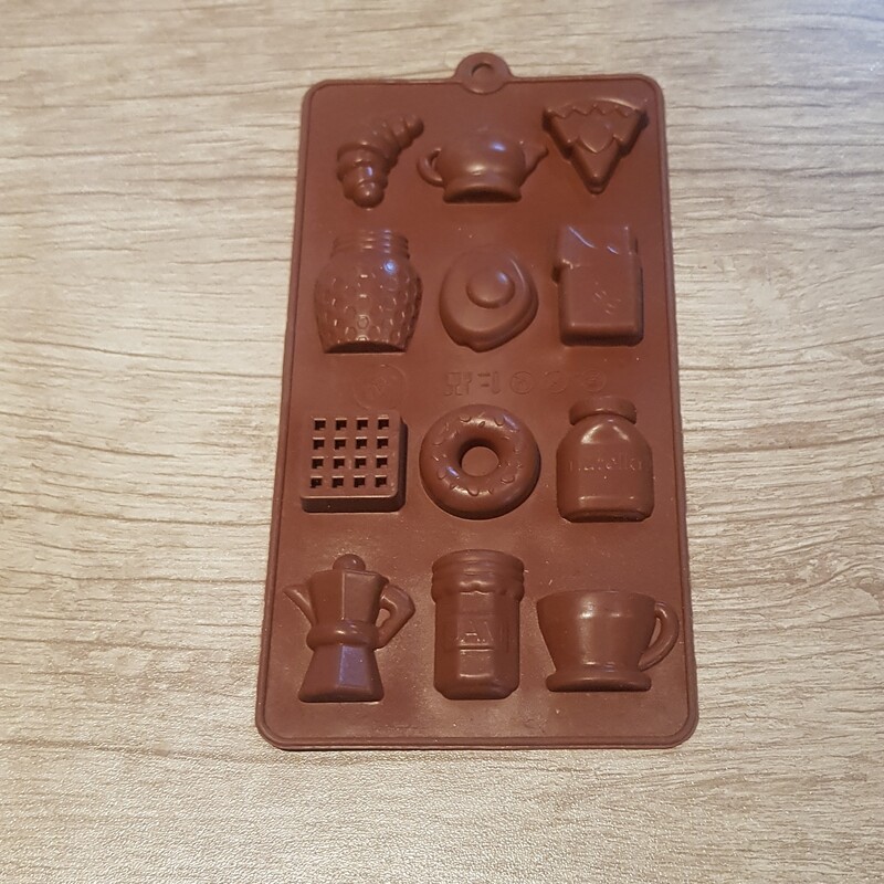 قالب شکلات سیلیکونی ابعاد 20 در 10