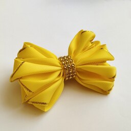 گل سر مجلسی زنانه اسپرت طرح  پاپیون نگین دار روبان گروگن  رنگ زرد با گیره فرانسوی