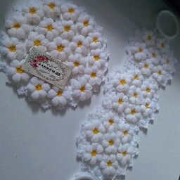 ست لیف حمام دو تیکه طرح گل بابونه قلاببافی رنگ سفید برفی