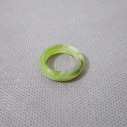 حلقه عقیق اصل و معدنی سبز سایز 55 با نقش طبیعی مناسب بانوان