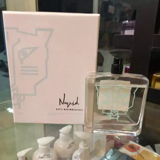 عطر نوید محمدزاده مردانه با رایحه تلخ و خنک و ماندگاری بسیار یالا