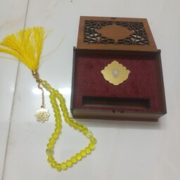 جعبه متبرک چوبی با پلاک یا ابا عبدالله شامل سنگ حرم امام حسین علیه السلام و تسبیح کریستال زرد