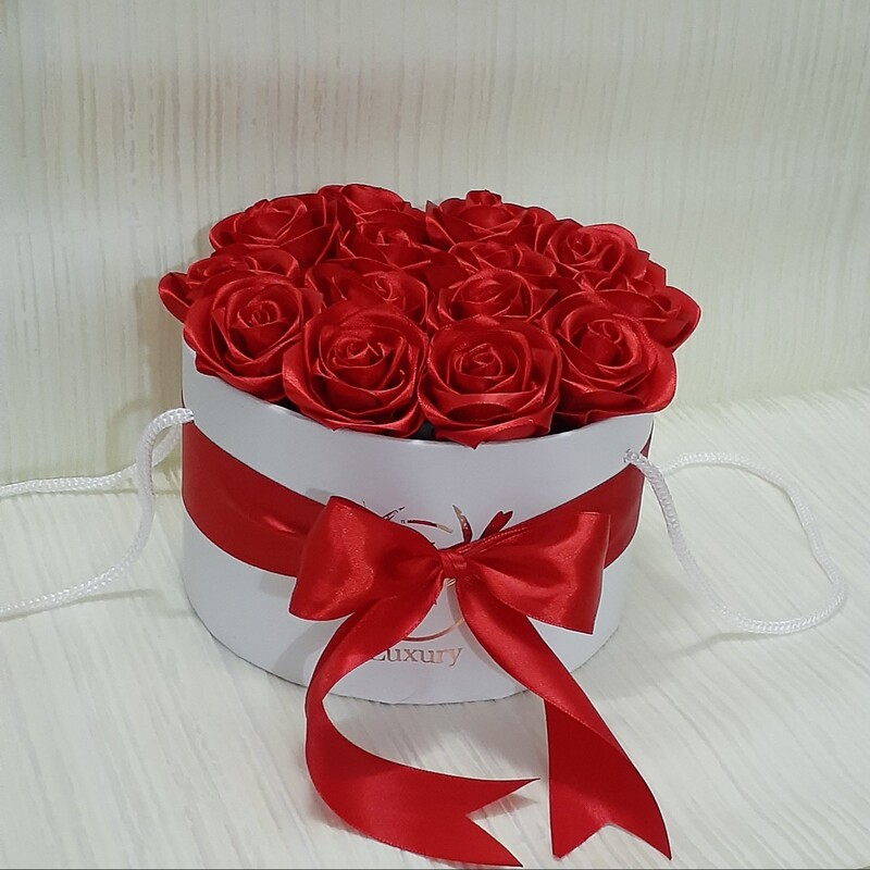 باکس گل رز روبانی قرمز 