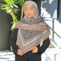 روسری نخی زنانه قواره 120 دوردست دوز طرح بربری رنگ کرم وسط ساده 