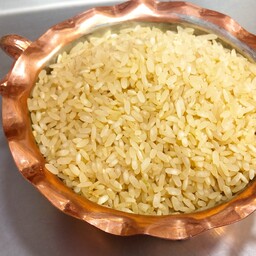برنج لنجانی اعلا (برنج منطقه ورنامخواست یکی از اصیل ترین ژن های برنج لنجانی با کود های غیر شیمیایی و ارکانیک) یک کیلویی 