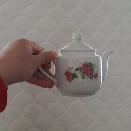 قوری چای چینی گل سرخی قدیمی نسبتا کوچک
