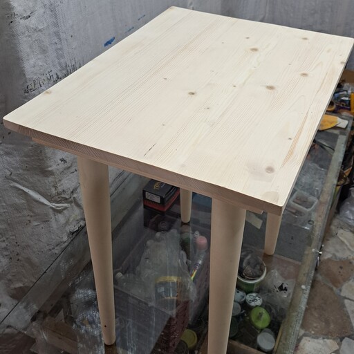 میز چوبی