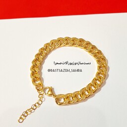 دستبند کارتیر طلایی زنانه رنگ ثابت با زنجیر طرح دار تراش و جعبه هدیه