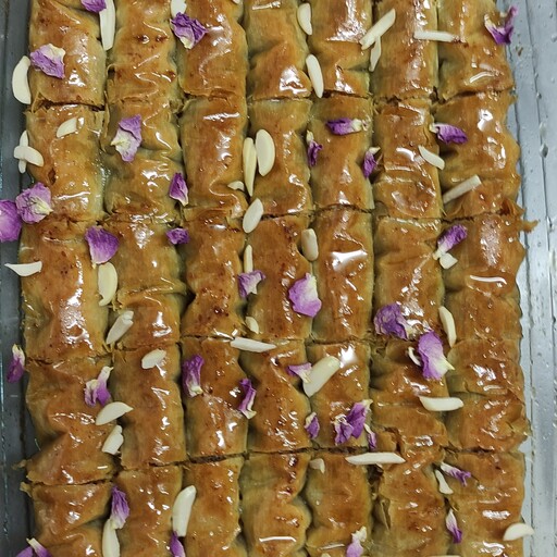 باقلوا نارگیلی با شهد زعفران خانگی  (400 گرمی)