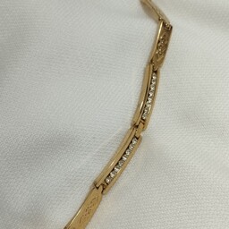 دستبند زنانه طلایی قفل کتابی 