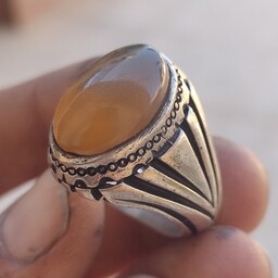 انگشتر عقیق پرتقالی یمانی اصل معدنی طبیعی سنگ یمن بسیار خوش رنگ و آبدار ابروبادی رکاب نقره عیار925به وزن18گرم نقره خالص