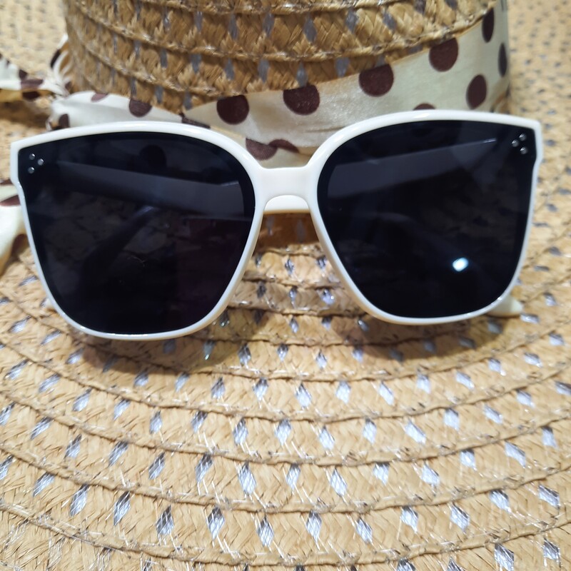 عینک آفتابی زنانه دارای استاندارد UV400 بسیار جذاب در رنگ سفید 