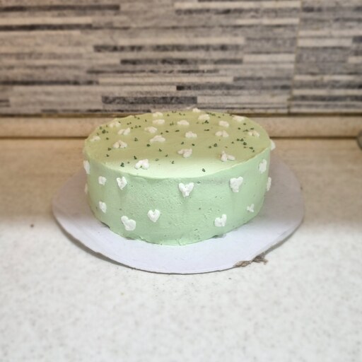 کیک تولد با روکش خامه سبز 