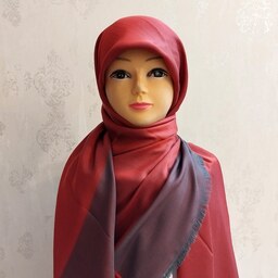 روسری بامبو رنگ قرمز با حاشیه طوسی قواره 140 دور ریش