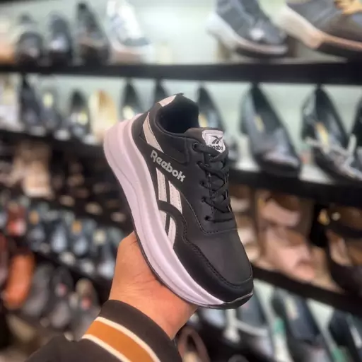 کتونی  مدل  Reebok جدید  زیره و رویه خارجی کد85قبل از ثبت حتما موجودی سایزتون و رنگ رو بپرسید 