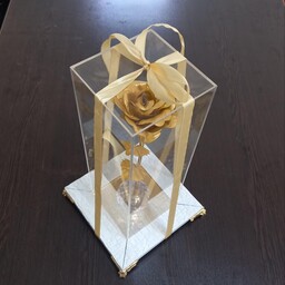 گل روکش طلا همراه با باکس رومیزی و پایه کریستالی با امکان حک اسم  بهمراه شناسنامه اصالت کالا 