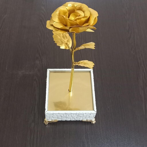 گل روکش طلا همراه باکس رومیزی و شناسنامه اصالت کالا با امکان حک اسم 