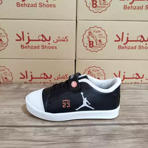 کتونی Jordan 23 بچه گانه پسرانه سایز 26 تا 31 رنگ مشکی  سبک و راحت بند کشی زیره پیو لژ 2 سانتی رویه چرم مصنوعی