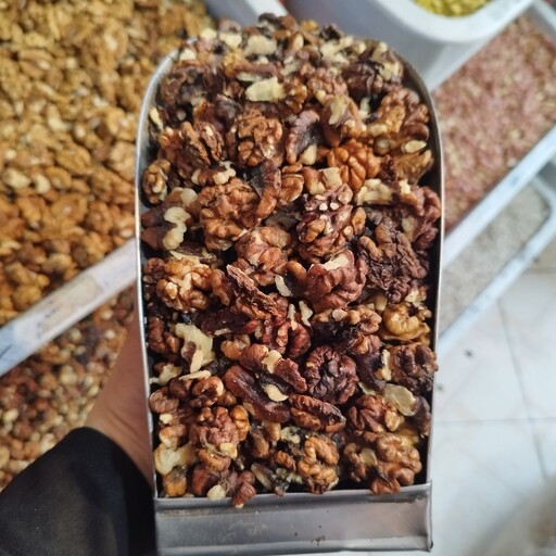 مغز گردو فسنجونی گوشتی چرب و خوشطعم درجه 2(250گرمی)