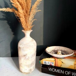 گلدان لاله ای ارتفاع تقریبی 20سانتیمتر پتینه شده کرم رنگ قابل شستشو با آب سرد و اسکاج نرن