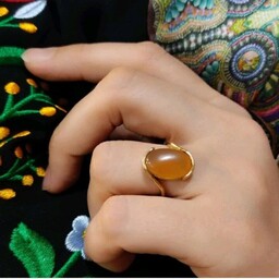 انگشتر زنانه  طلاروسی با نگین عقیق سرخ 