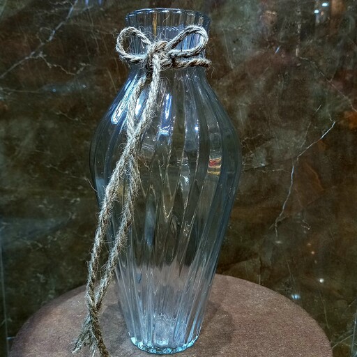 گلدان شیشه ای مدل امپریال در ارتفاع 26سانتیمتر (عالیجناب)