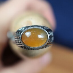 انگشتر مردانه استیل رنگ ثابت با عقیق  عسلی آبدار طبیعی