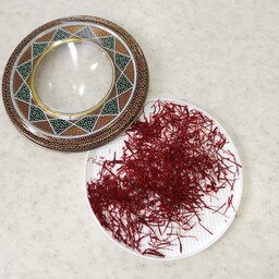 پک ویژه زعفران و ظرف خاتم کاری مخصوص نگهداری آن به وزن نیم مثقال پیشنهاد ویژه ی شمین برای کدبانوهای ایرانی