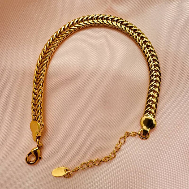 دستبند،دستبند زنانه،دستبند طرح طلا،دستبند رنگ ثابت،دستبند استیل،دستبند خاص،دستبند شیک 