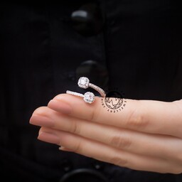 انگشتر زنانه تمام نگین اتریشی طرح جواهر و مشابه حلقه های برلیان(جنس استیل و رنگ ثابت)