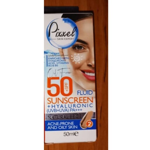 کرم ضد آفتاب پیکسل رنگ بژ طبیعی مناسب پوستهای چرب و جوشدار حجم 50 میل spf 50 