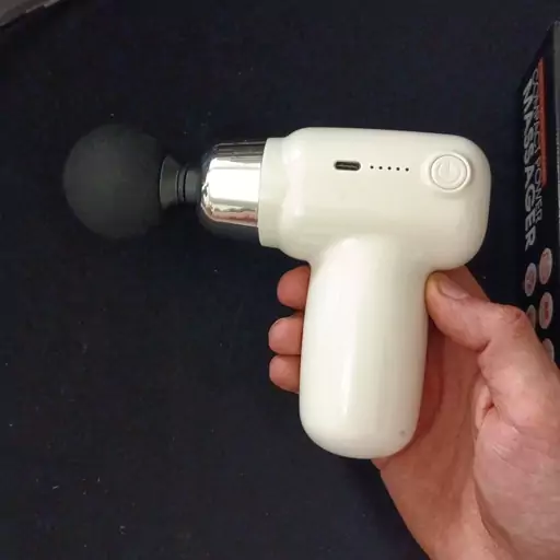 مینی ماساژور تفنگی شارژی MASSAGER مدل CY-007 دارای 4 سری ماساژ موجود در فروشگاه قشمی شاپ QESHMISHOP