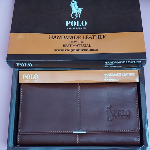 کیف پول و جاکارتی تمام چرم طبیعی درجه یک، دارای دوردوخت فوق شیک، تولیدی برند معروف POLO، رنگ قهوه ای و بسیار جادار 