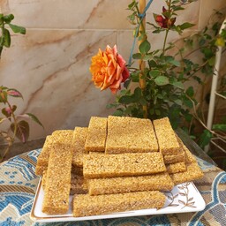 شیرینی سنتی کنجدی کرمانشاهی اعلا ودرجه یک نرم وخوشمزه (400 گرم ) 