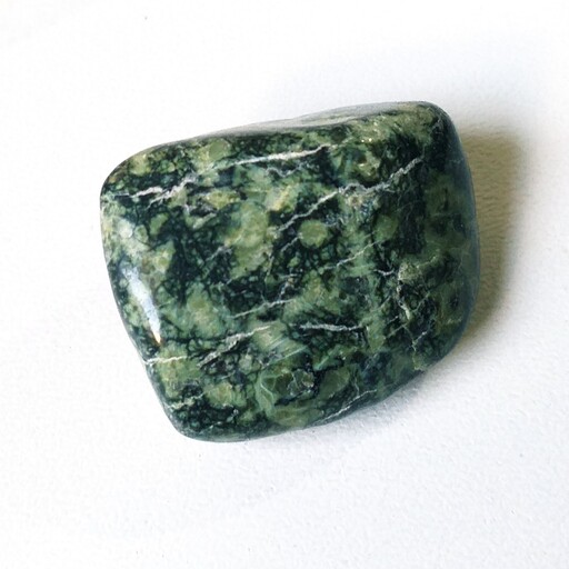سنگ یشم سرپانتین با کیفیت،فرکانس و قیمت عالی،(17گرم)،(کدT144)