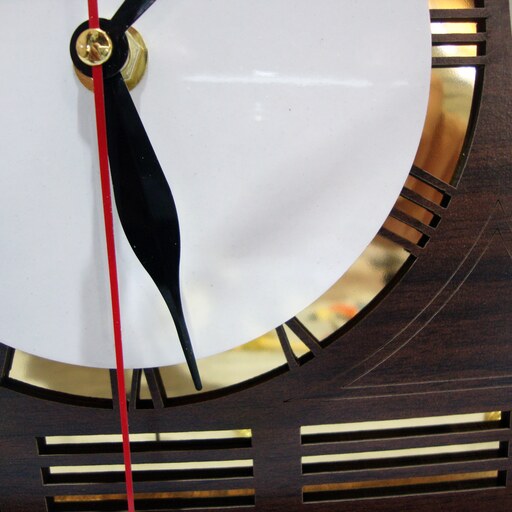 چاپ عکس دلخواه شما روی ساعت رومیزی چوبی