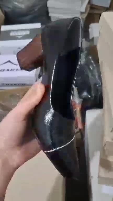 کفش مجلسی زنانع شیک و ساده خاص پسند پاشنه 6سانت رویه چرم ورنی 