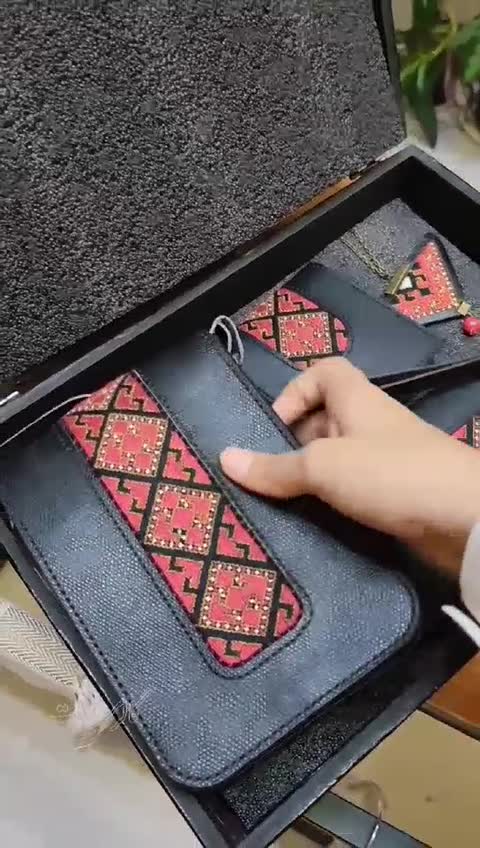 کیف پاسپورتی زنانه چرم طبیعی دست دوز