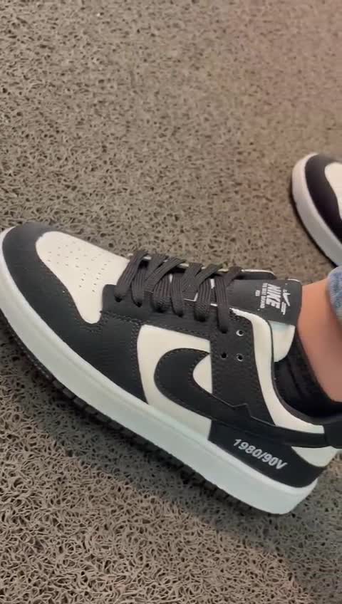 کتونی نایک جردن وان جدید شیک مشکی و قهوه ای زنانه دخترانه کفش ونس کتان اسپورت نایکی NIKE رانینگ طبی راحتی نرم سبک 245 