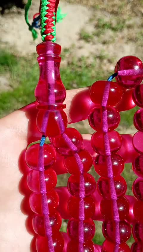 تسبیح سندلوس 33دانه صورتی درشت برش شلغمی (استاد تراش یعقوب کردستان)