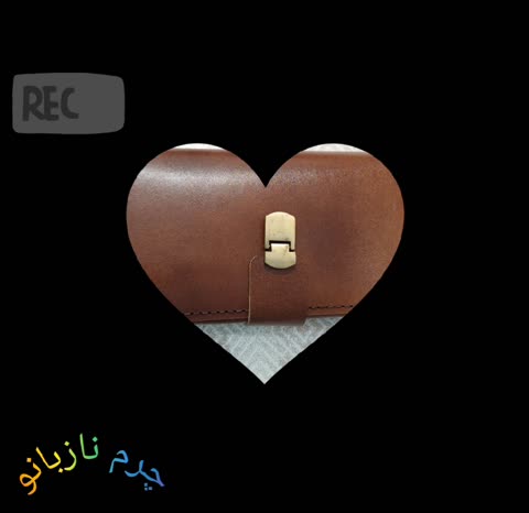 کیف پول دستی مردانه چرم طبیعی نازبانو همراه با جعبه چوبی هدیه