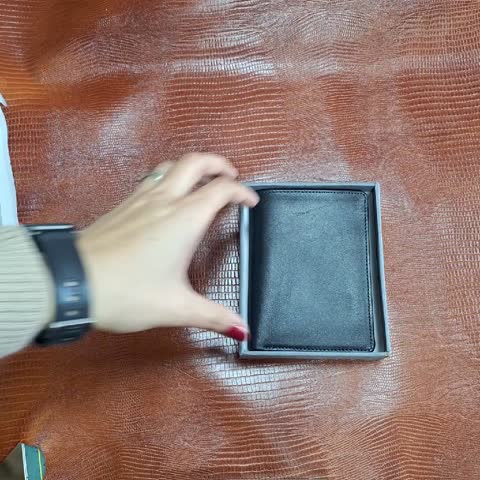کیف پول مردانه چرم طبیعی گاوی جادار 